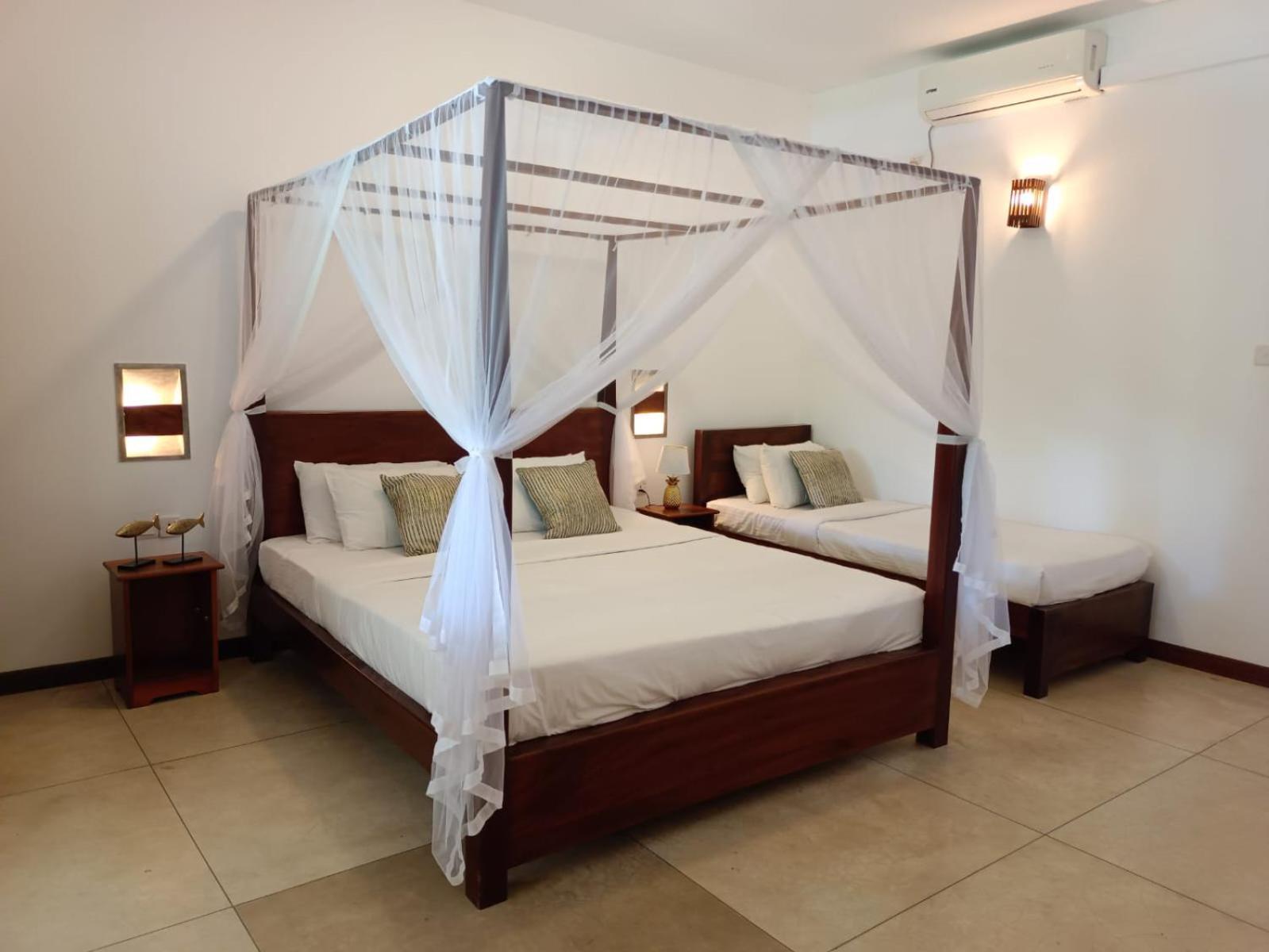 Hotel Weligama Ocean Breeze Esterno foto